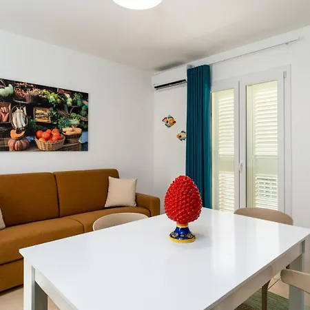 Sea Luna Rossa Holiday home *