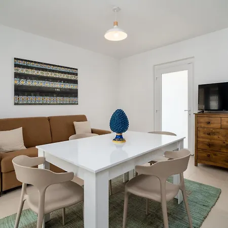 Holiday home Sea Luna Rossa *
