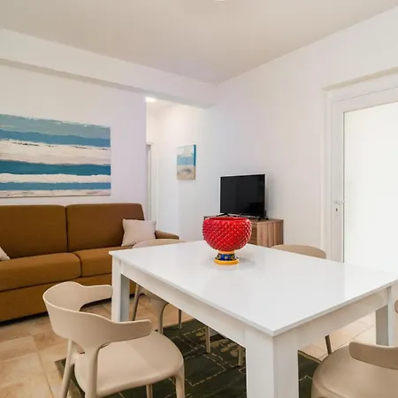 Holiday home Sea Luna Rossa *