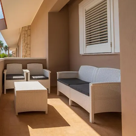 Holiday home Sea Luna Rossa *